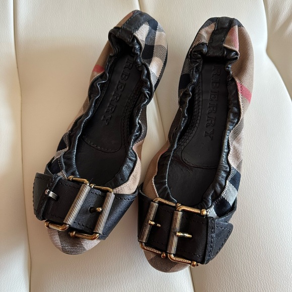 Burberry Double Buckle Flats Size 7 - Picture 1 of 8